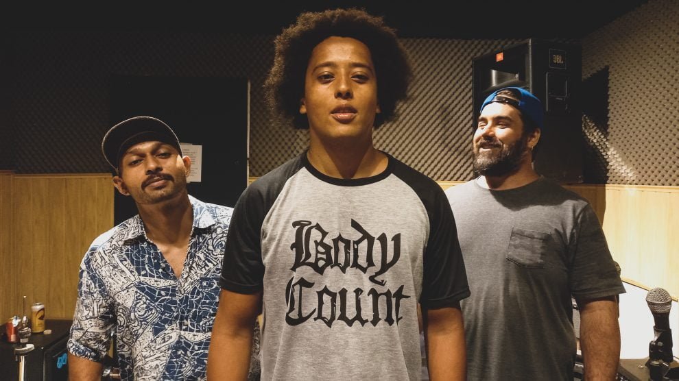 O power trio punk Dharma Foundation