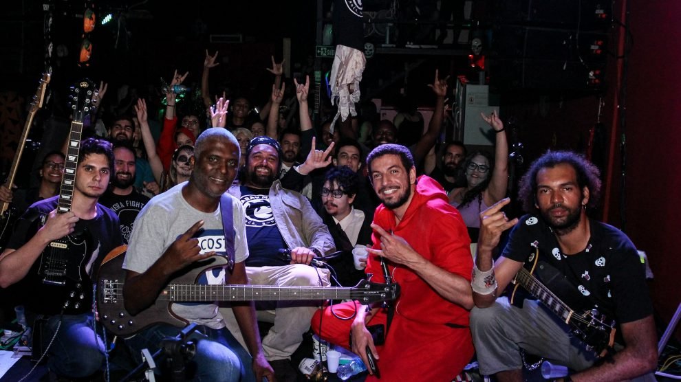 Hoje tem Banda Tubarão Martelo