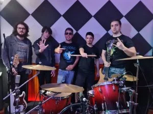Integrantes da banda Dosoro