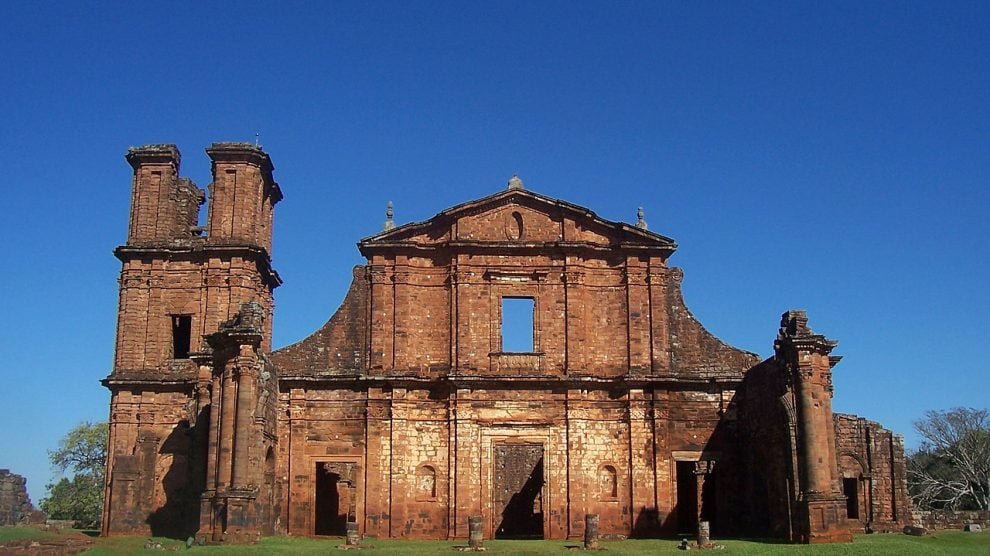 Ruínas da igreja de São Miguel.
