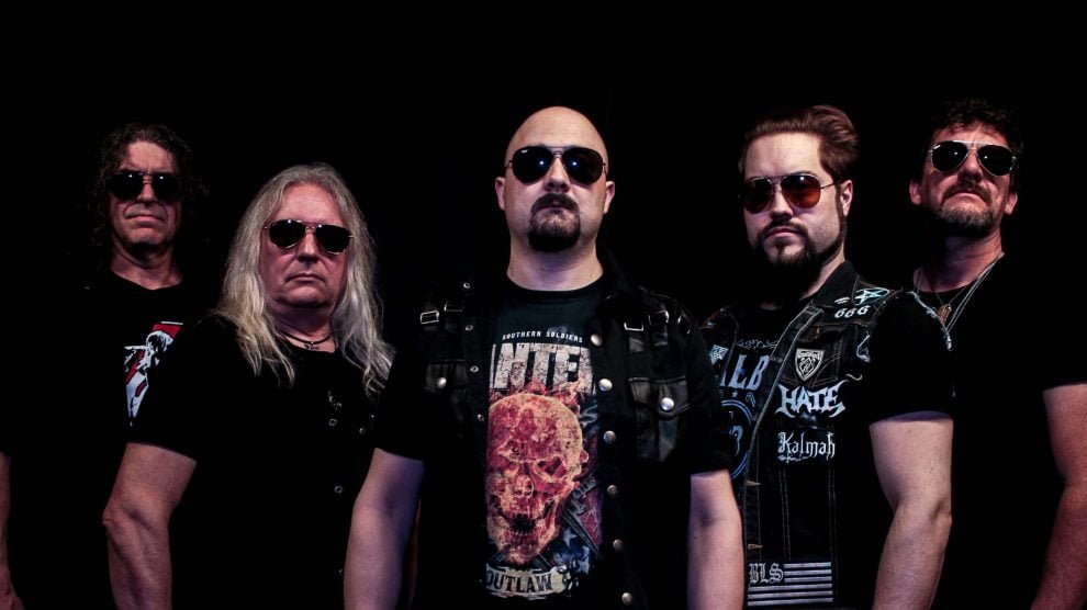 Fotografia dos 5 integrantes da banda