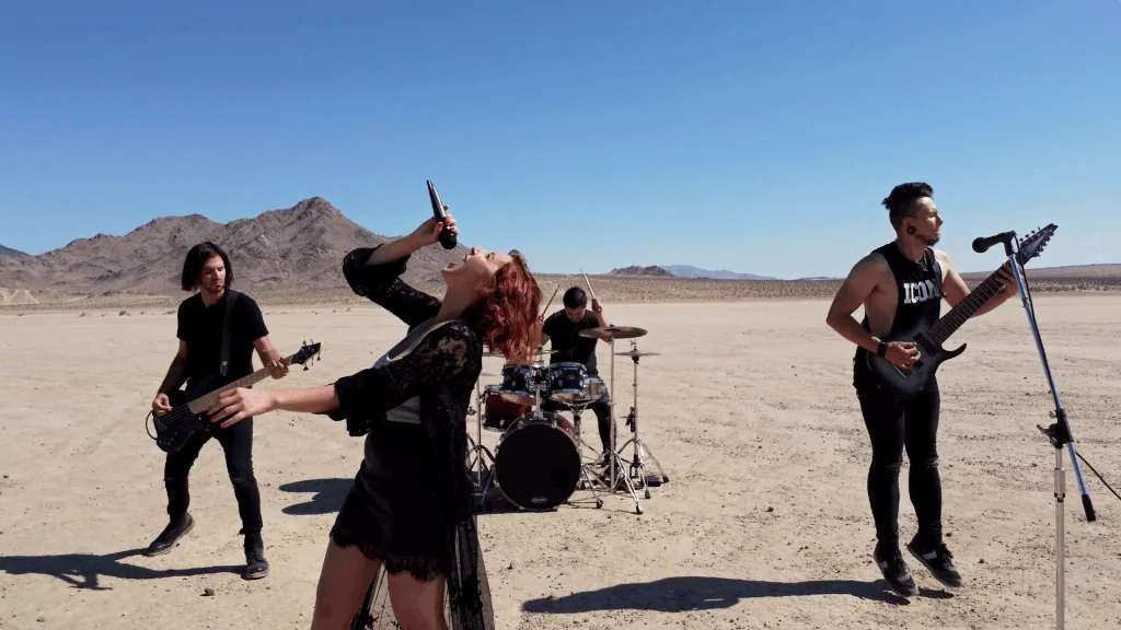 Next Door to Heaven lança clipe para 'Disguise'